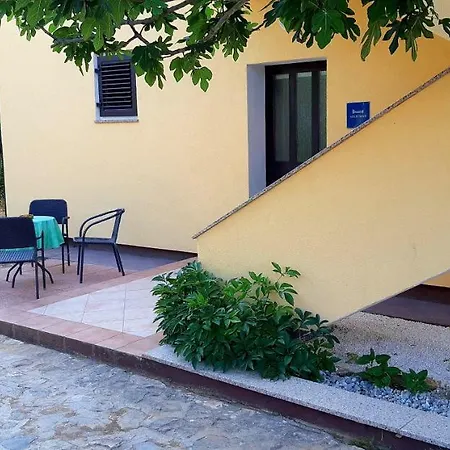 Apartment Vesna Pula